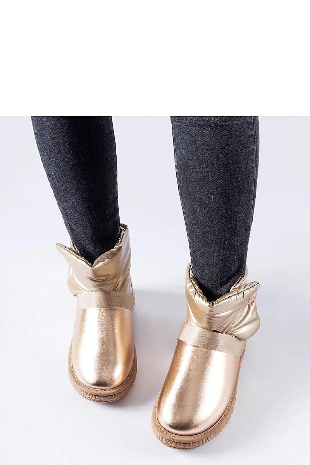 Brown shiny short snow boots