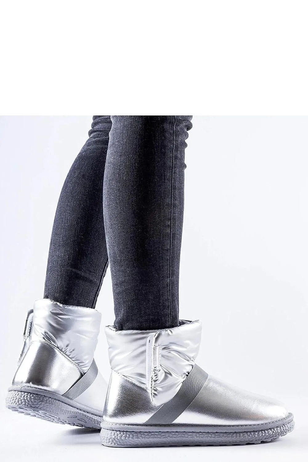 Brown shiny short snow boots