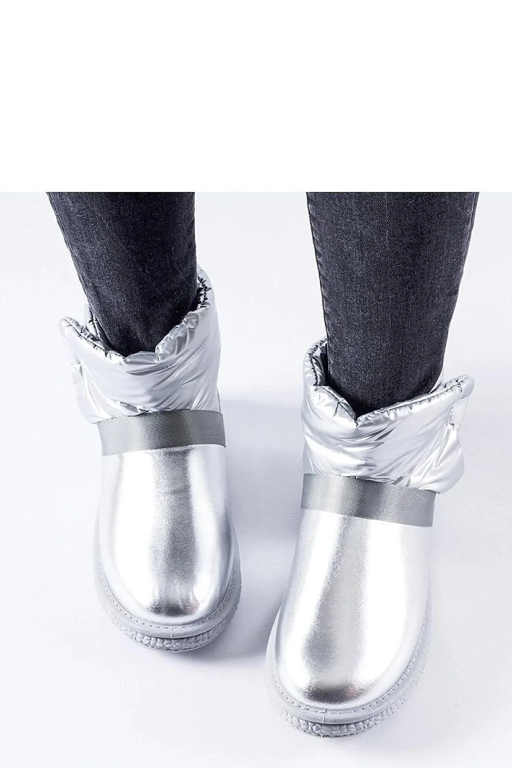 Brown shiny short snow boots