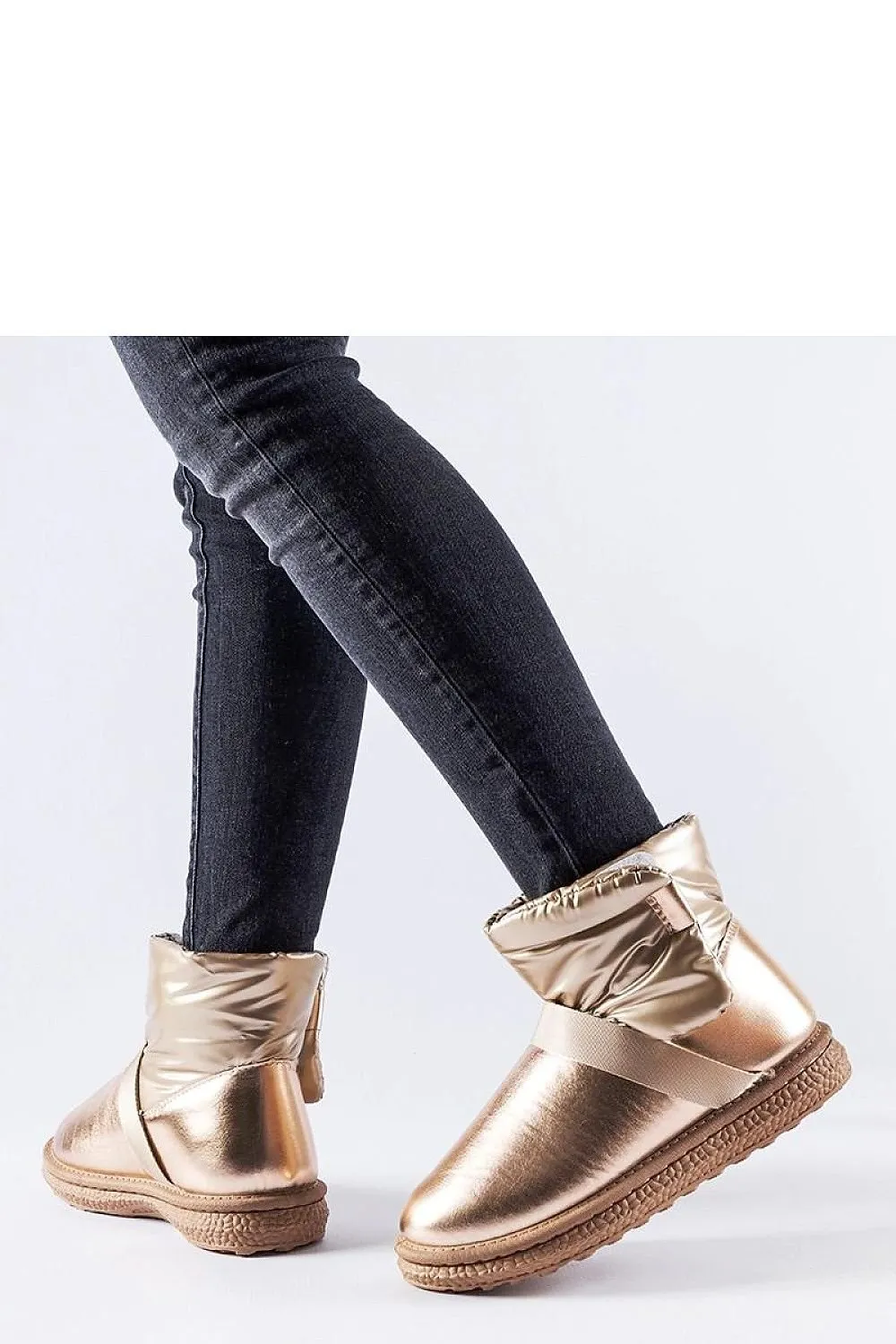 Brown shiny short snow boots